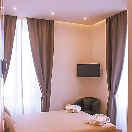 Agora' Dei Mille 4* Naples